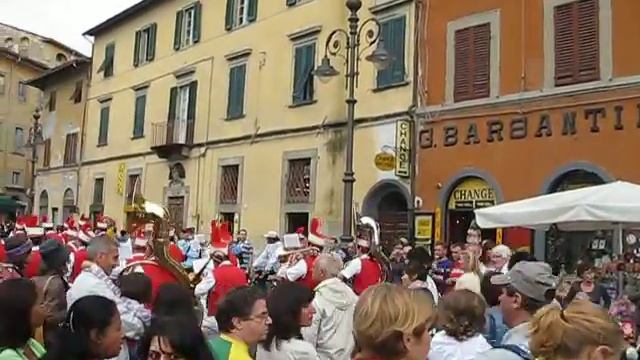 Parade in Pisa смотреть онлайн