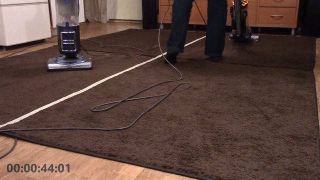 Real Life Dirt Pick-Up Test: Dyson vs Shark смотреть онлайн