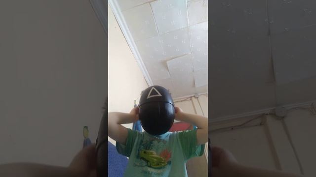 маска из игры в кальмара смотреть онлайн