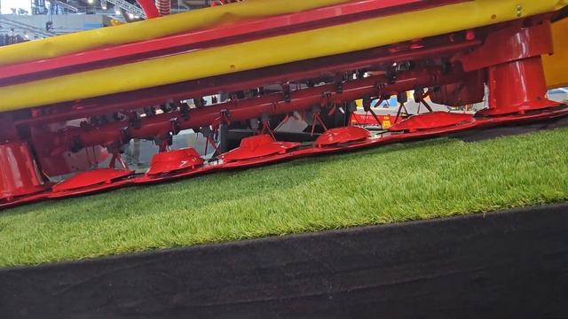 Косилка Pottinger Novacat на выставке Agritechnica 2023