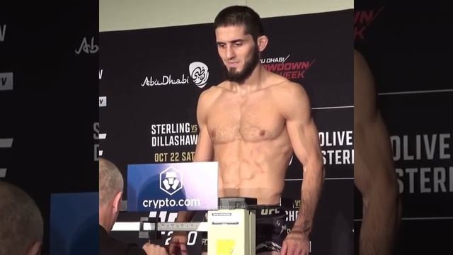 Ислам Махачев в весе и показал на весах 70,1 кг #MMA #islammakhachev