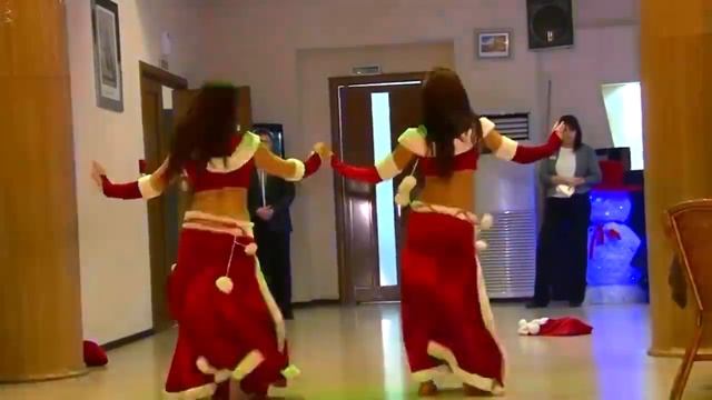 А Буга - Смех у ёлочки смотреть онлайн