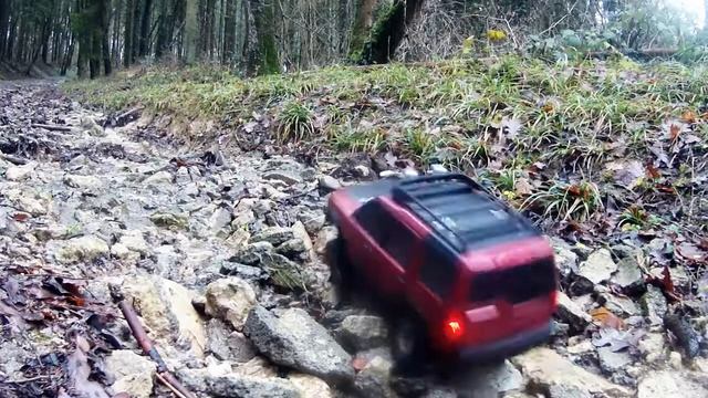 Land rover LR3 wet and hard crawling смотреть онлайн