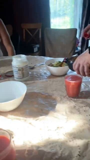 This day, okroshka and tomato juice 🥗🥫Этот день, окрошка и томатный сок смотреть онлайн