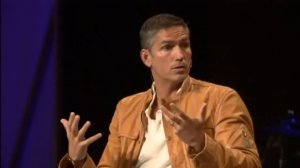 Интервью с актером, прожившим роль Иисуса Христа в фильме Страсти Христовы.