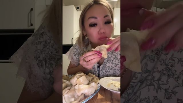 Мукбанг Манты‼️ #асмр #еда #емнакамеру #казахстан #казахстан смотреть онлайн