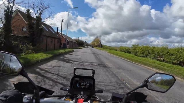 Why I Bought The Suzuki V-Strom 800 DE смотреть онлайн