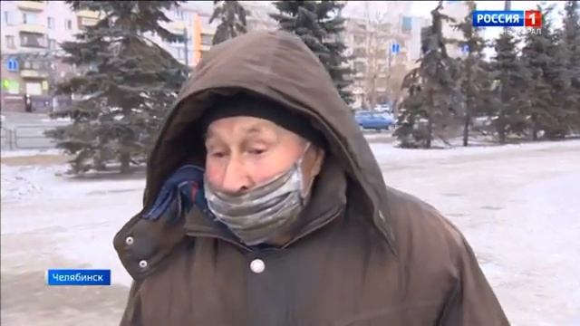 На железнодорожном вокзале Челябинска появился огромный чемодан. смотреть онлайн