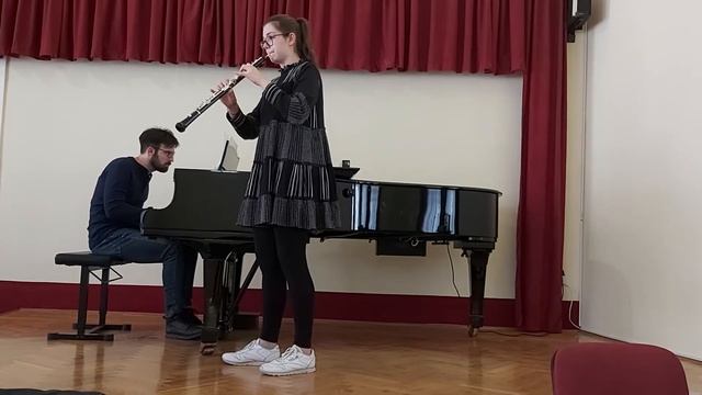 Lucija Klasan-oboa III kat,R. Schumann Tri romanse za obou i klavir op 94 Prva romansa Nicht schnel смотреть онлайн