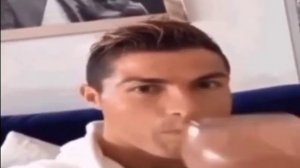 Мем роналдо пьёт под музыку #Shorts