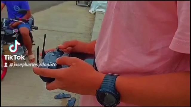 E88 drone for only 1,585 from shopee budget drone legit!plss like and subscribe😊 смотреть онлайн