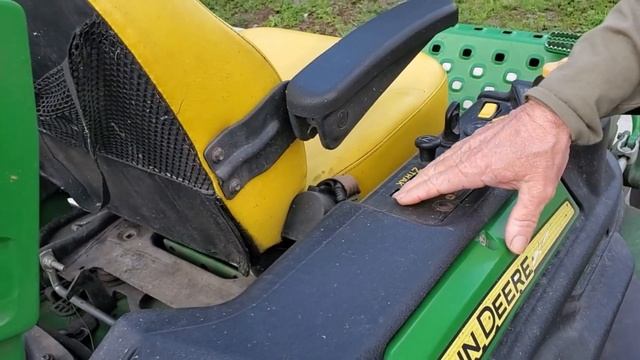 John Deere 915E Zero Turn - 1000 Hour/5 Year Review. Commercial Mower Review - Naples Lawn Service. смотреть онлайн