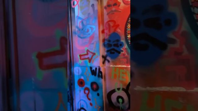 Mirror Mirror Eyes on the Wall смотреть онлайн