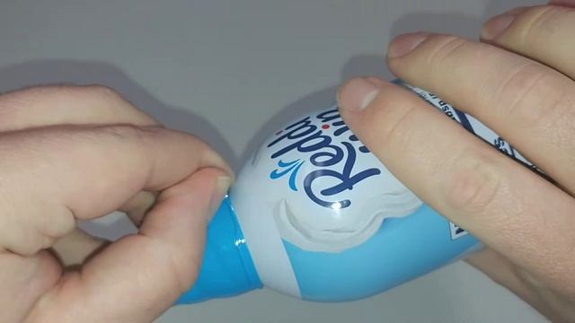 Opening a can of whipped cream [ASMR] смотреть онлайн