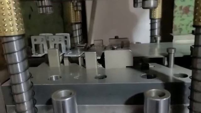 Pneumatic power press punching machine stamping mold progressive stamping die смотреть онлайн