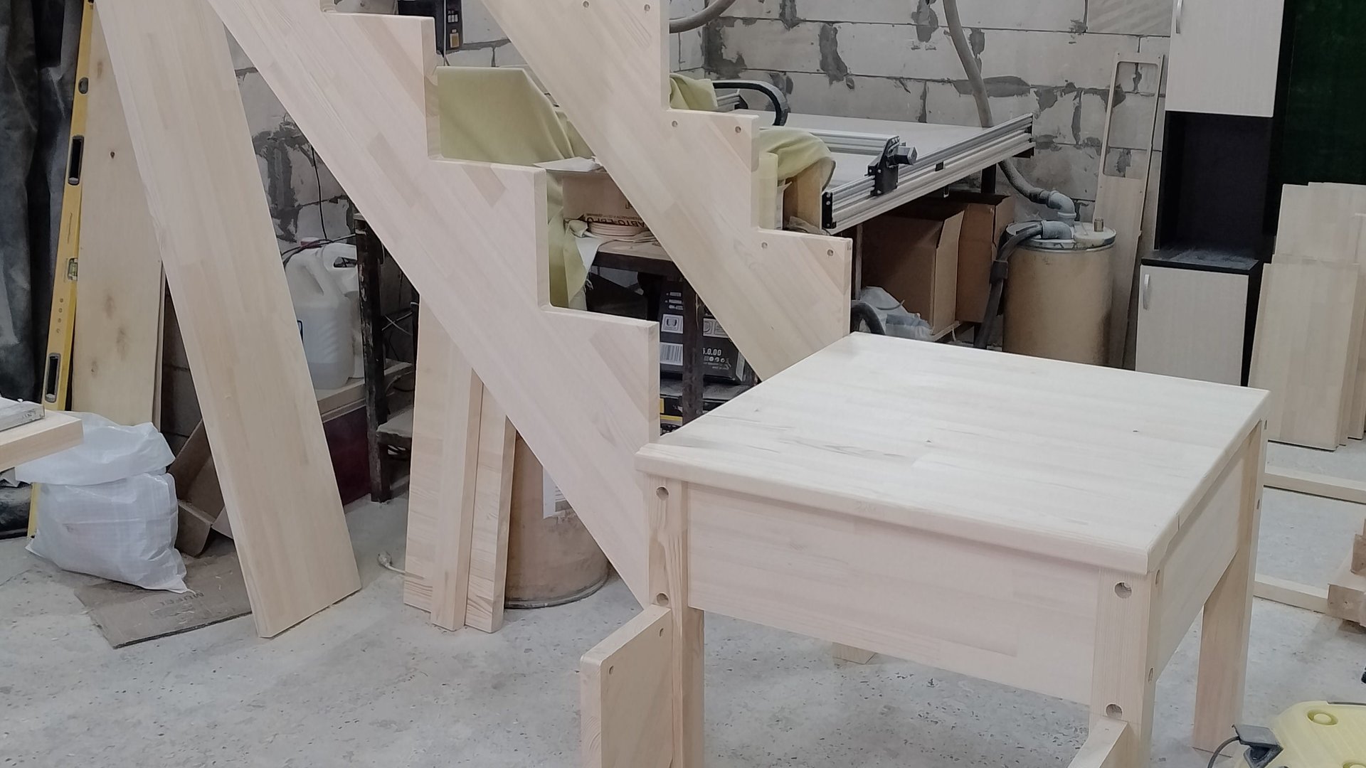 Делаю лестницу через площадку в г.Пермь смотреть онлайн