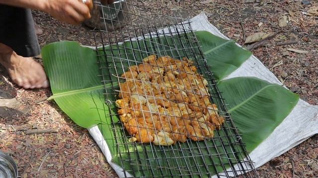 Chicken Bhujing | Recipe in Hindi with English subtitles. смотреть онлайн