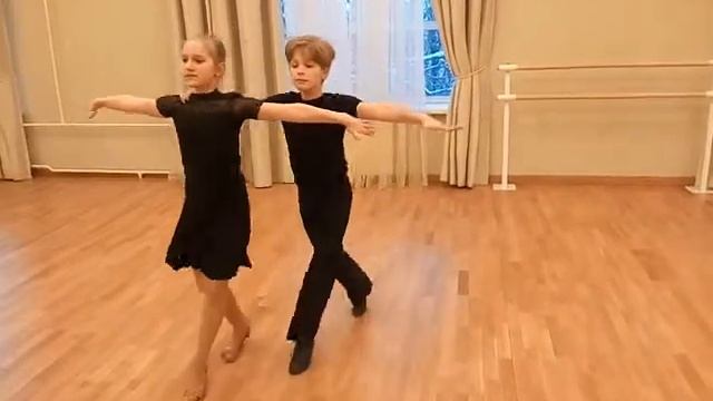Женя и Наташа Ча—Ча—Ча смотреть онлайн