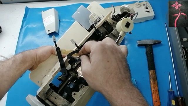 SINGER CAPRI смотреть онлайн