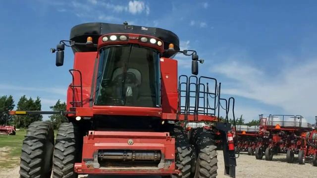 2008 Case IH 8010 Combine смотреть онлайн