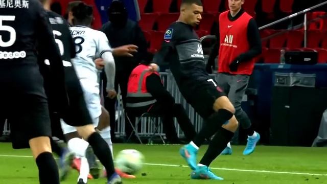 Mbappé ● Enséñame a Bailar - Bad Bunny ᴴᴰ смотреть онлайн