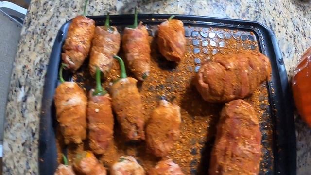 WOW Look at these Texas Twinkies | Weber Kettle Grill | Slow n Sear смотреть онлайн