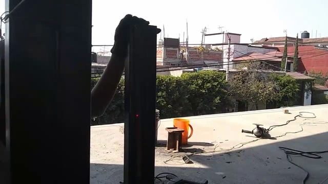 Plomado y nivelación de postes con láser Hilti смотреть онлайн