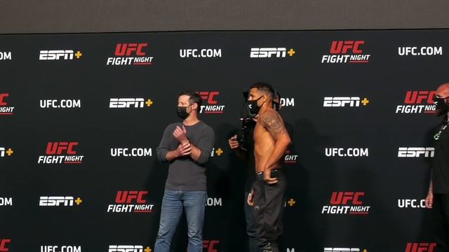 Robert Whittaker Faces Off Kelvin Gastelum UFC Vegas 24 смотреть онлайн