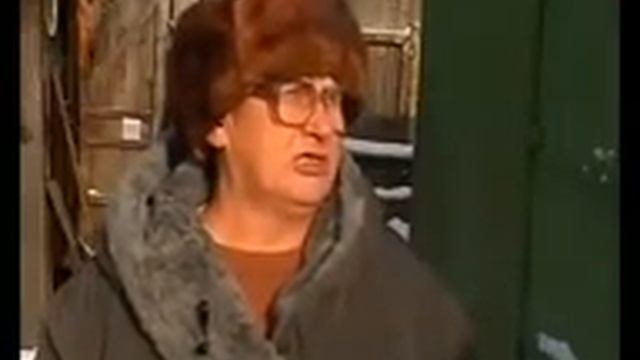 Минут 10, 15 , 5, 10 , пятого , 4 , 5 , 10 пятого утра