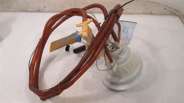 2007 Mercedes R350 Pump Fuel Filter Assembly InTank 25147000 - mbiparts.com Used OEM Mercedes... OE смотреть онлайн