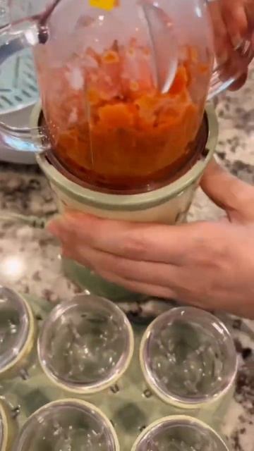 Baby solid food 🥘 #shorts смотреть онлайн