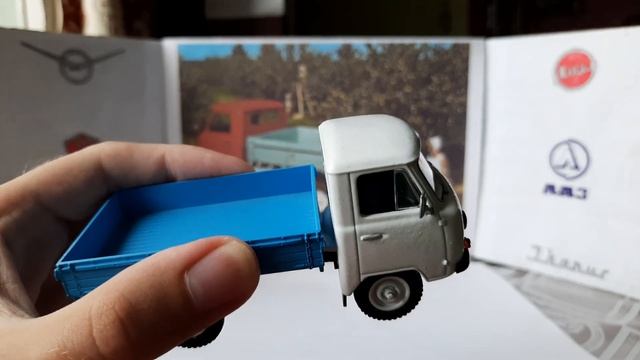 УАЗ-452Д / Автолегенди СРСР №101 / Огляд моделі 1:43 / DeAgostini