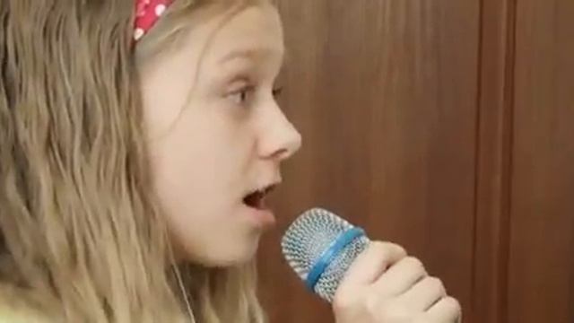 Дану показывают на 1 минуте 45 секунде смотреть онлайн