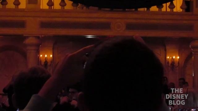 Josh Gad, star of Beauty and the Beast, surprises guests at Magic Kingdom смотреть онлайн