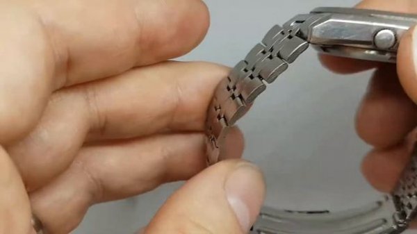 1981 Seiko 5 automatic vintage watch model 7009-876A