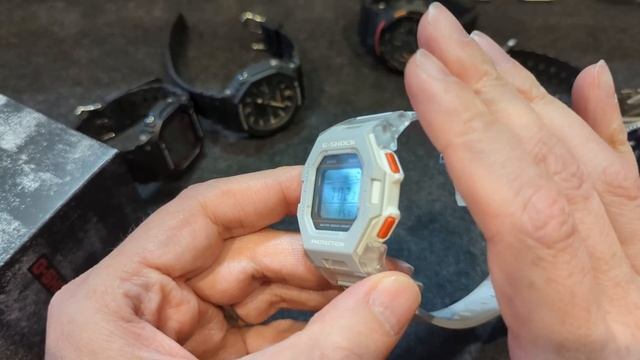 Finally! The newest G-Shock is the thinnest ever! смотреть онлайн