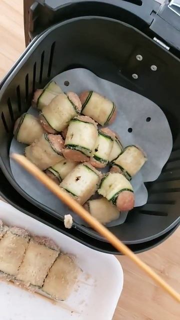 Spiedini di carne impanata avvolti in zucchina in Airfryer #shorts #airfryer #carne #zucchine смотреть онлайн