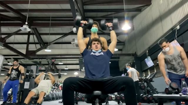 56 lb (25 Kg) Dumbbells Shoulder Press 4 reps смотреть онлайн