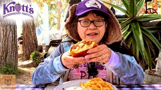 2024 Knott's Boysenberry Festival: Elk Burger with Boysenberry BBQ Sauce and Fried Onions смотреть онлайн
