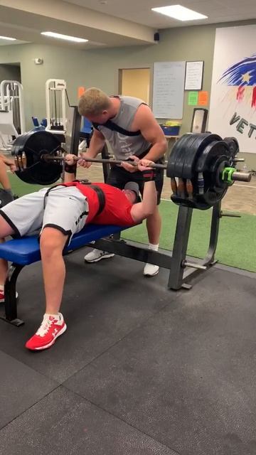 Caden Mulhollon - 400 lb Bench - School Record смотреть онлайн