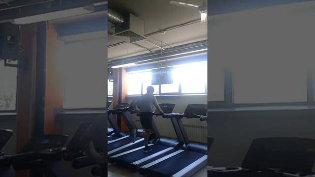 Бегаю на дорожке по 160 минут в день смотреть онлайн