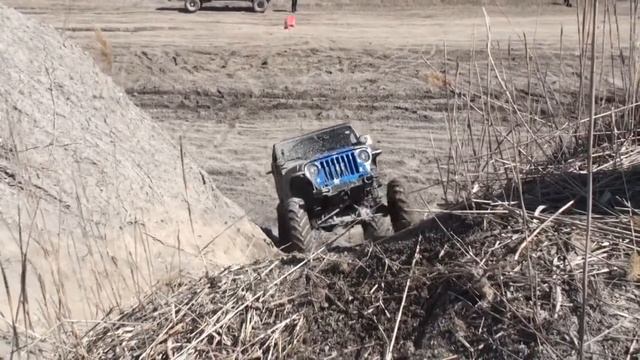 JEEP Wrangler almost spill / Oakville Mud Bog смотреть онлайн