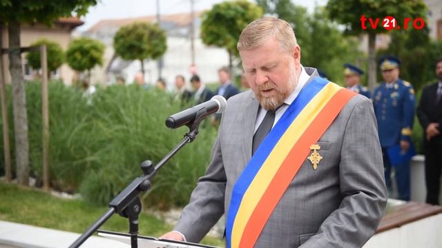 Discursul primarului Campiei Turzii, Dorin Lojigan cu ocazia Zilei Eroior смотреть онлайн