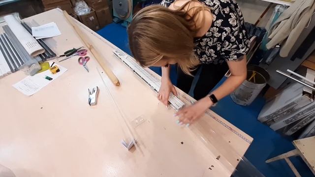 Запаковка горизонтальных жалюзи в блистерную упаковку