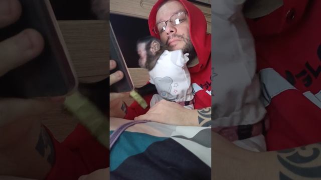 Вместе смотреть видосики интереснее.... 📺📲