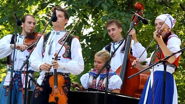 HORŇÁCKÉ SLAVNOSTI 2013: Roman Sokol a Lenka Jochová (www.SlovackoDNES.cz) смотреть онлайн