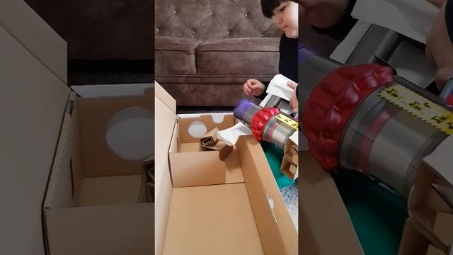 Dyson V10 kutu açılımı смотреть онлайн