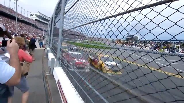 это Nascar Speed Of 320 Km H / Nascar 320 Kmh Podmuch