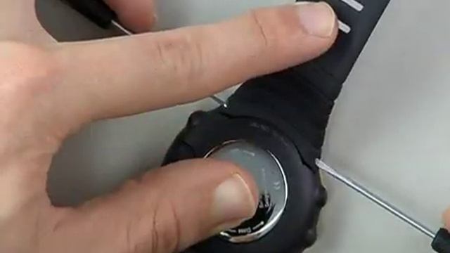 Suunto Core - How to attach a strap смотреть онлайн