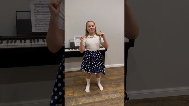 Песня "Будем жить" в исполнении Валерии Войтовой (8 лет)